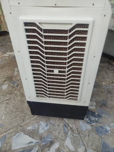 N. B room air cooler 12 -v-dc model 786 ONLY ONE WEEK USE