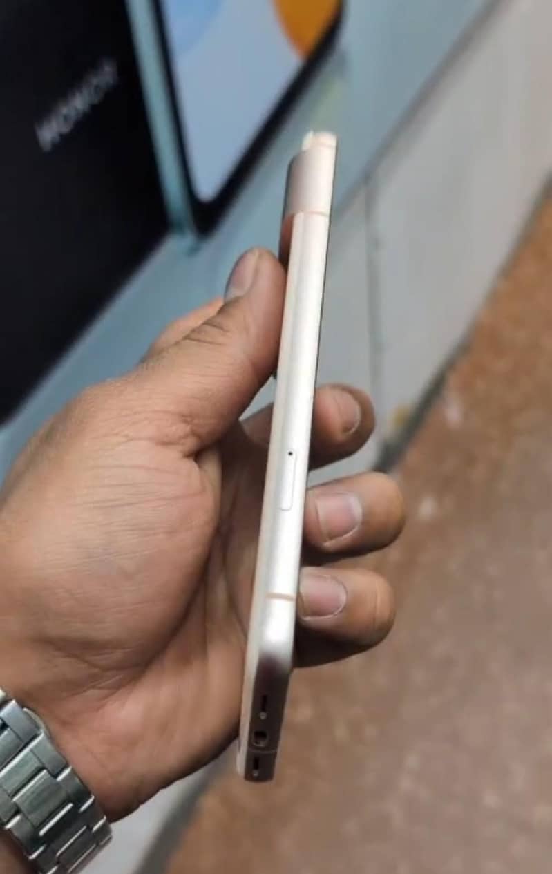 Google Pixel 8 2