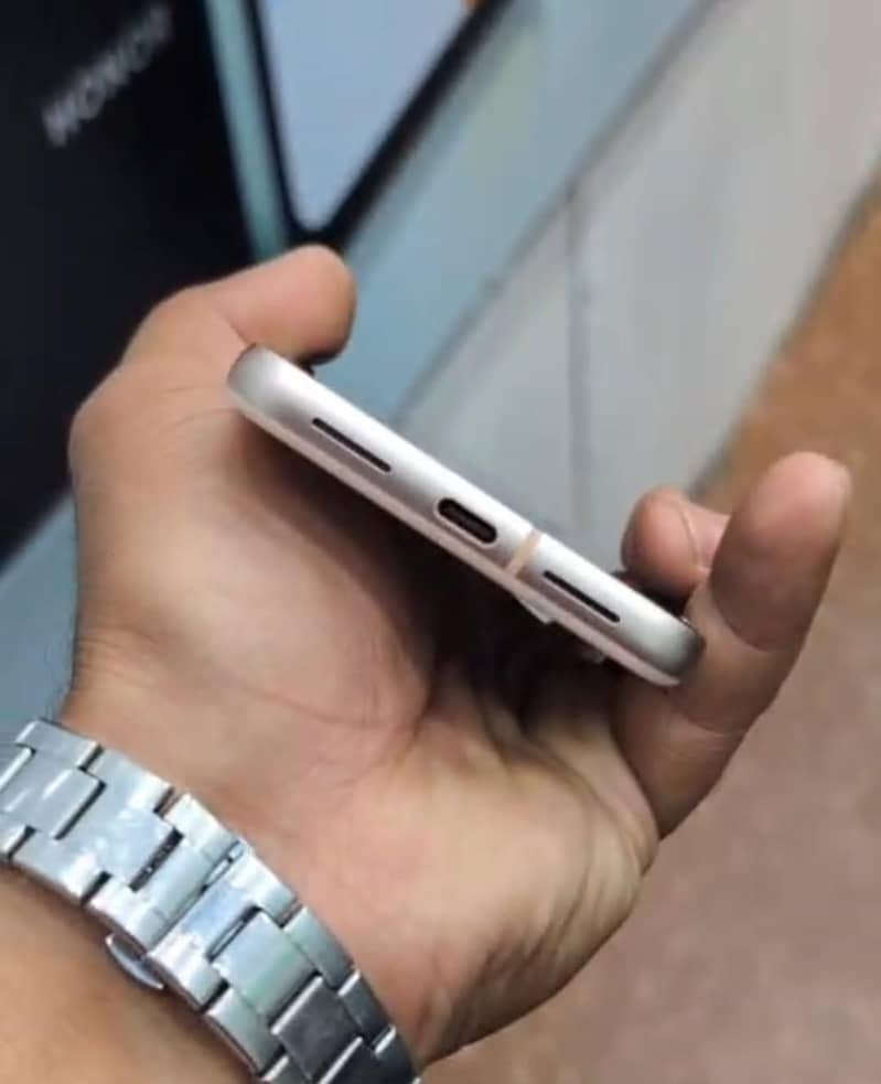 Google Pixel 8 3