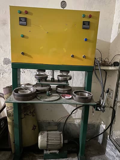 Paper plate making machine