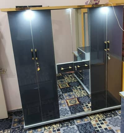 High Gloss Furniture Bedroom Set |  3 Piece Set | Like New Urgent Sell