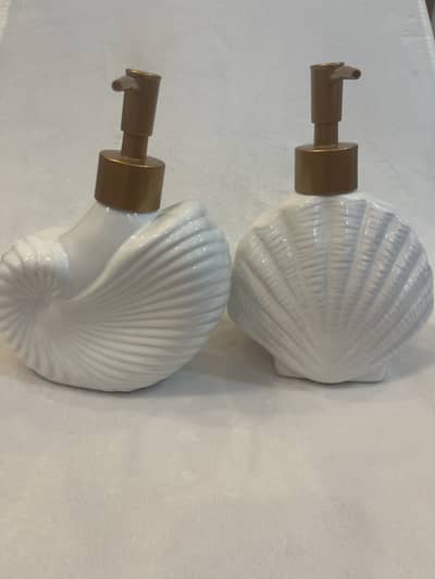 Soap/ lotion decorative 1980s art deco Hollywood style dispensers