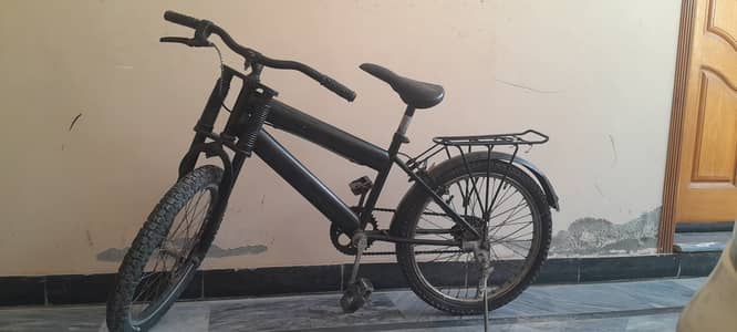 Black bicycle good condition perfect brakes and chain freshly painted