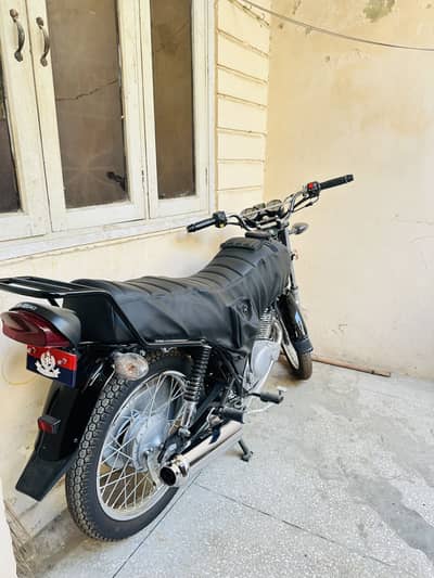 Suzuki 150 2025 only 2000km driven