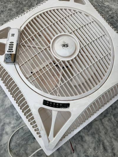 False ceiling fan almost new 03085093189