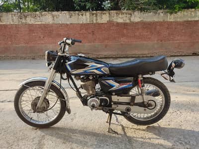 Modified Honda 125 | New Decals | [Custom Parts] Installed