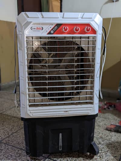 pak aisa white body plastic room Air cooler mideum size condition 9/10