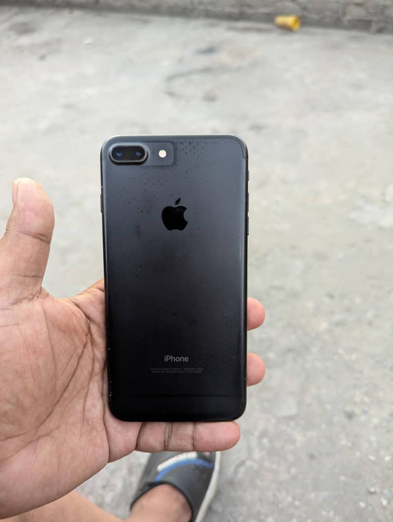 Apple iPhone 7 Plus 0