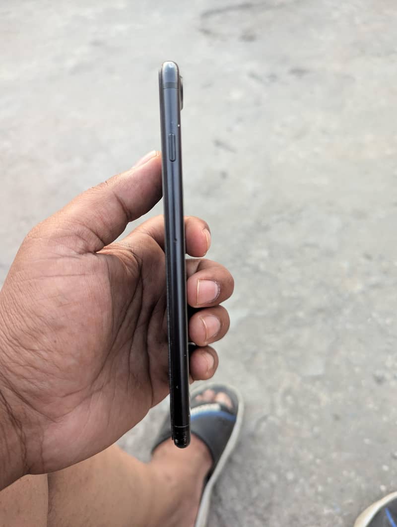 Apple iPhone 7 Plus 1