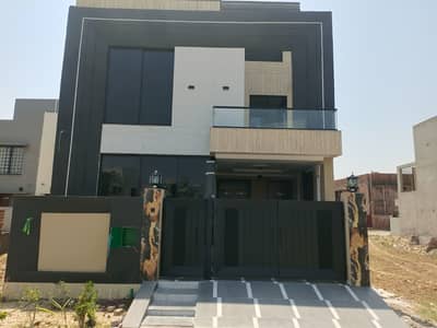5 Marla Modern House for sale in Bahria Nasheman Lahore