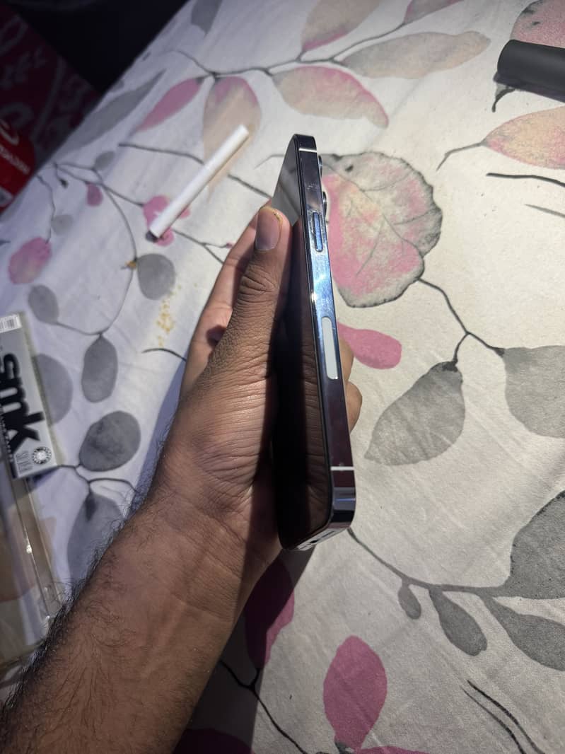Apple iPhone 14 Pro Max 5