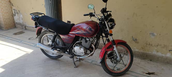 SUZUKI GS 150 SE RED 2022
