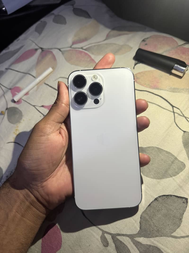 Apple iPhone 14 Pro Max 0