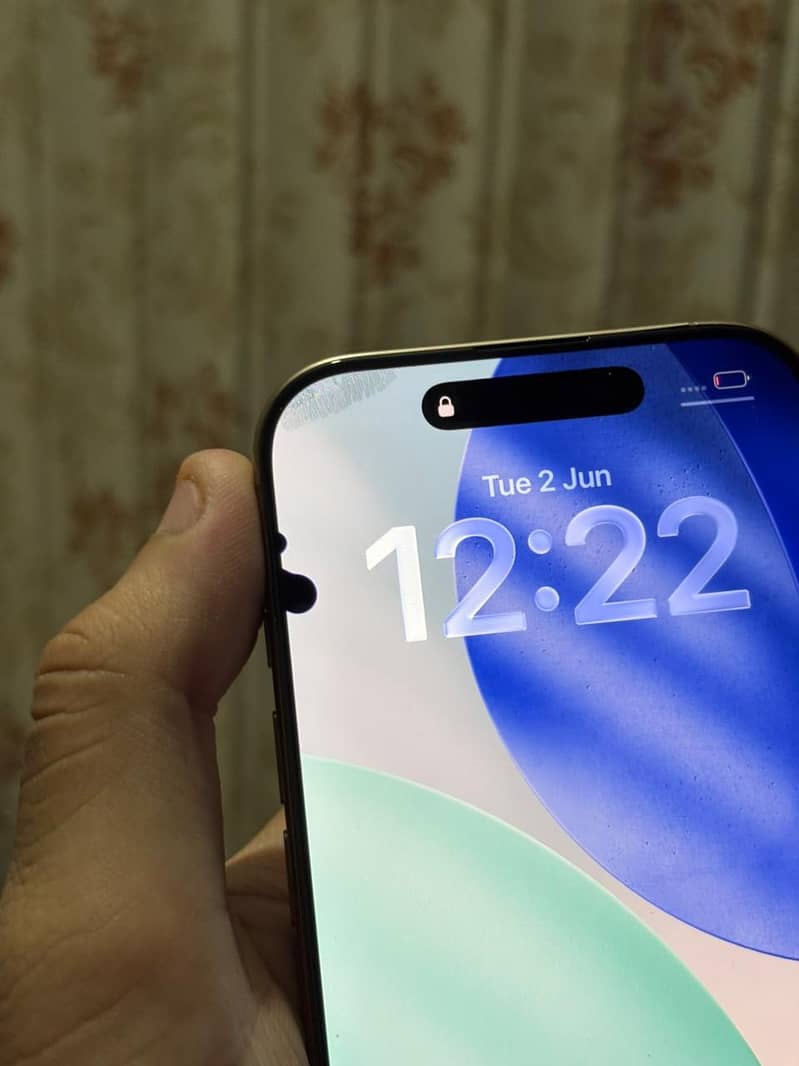 Apple iPhone 16 Pro 1