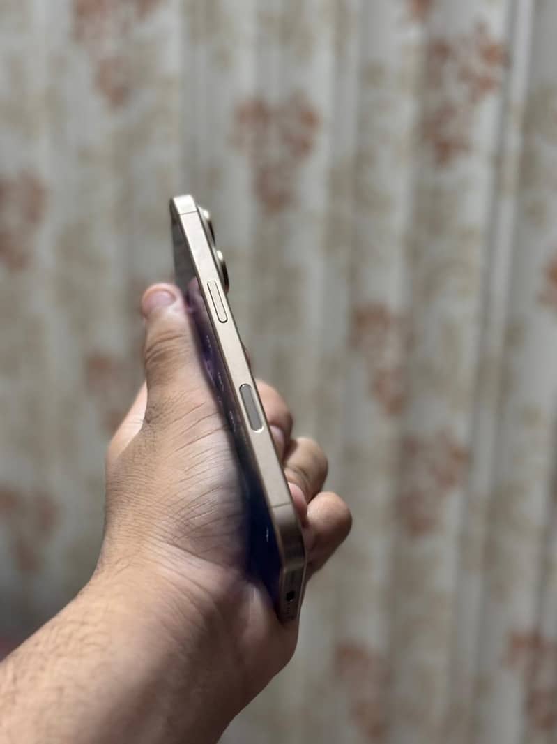 Apple iPhone 16 Pro 5