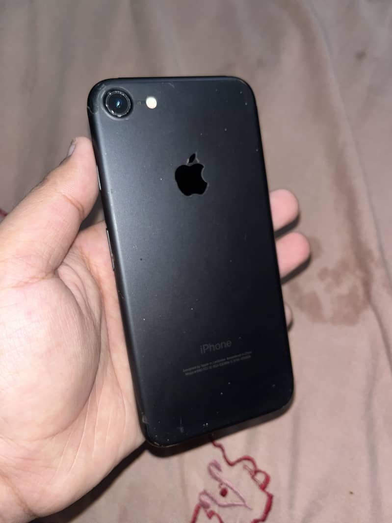 Apple iPhone 7 0