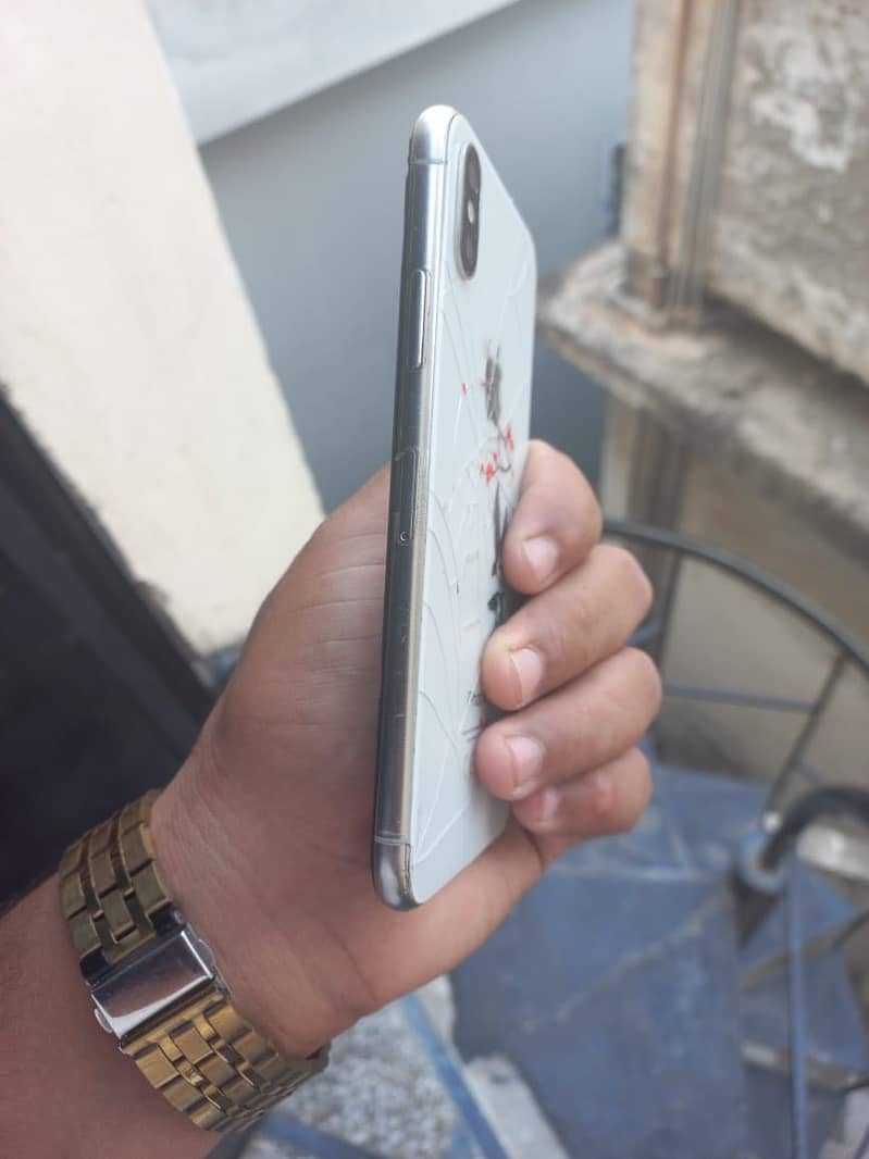 Apple iPhone X 3