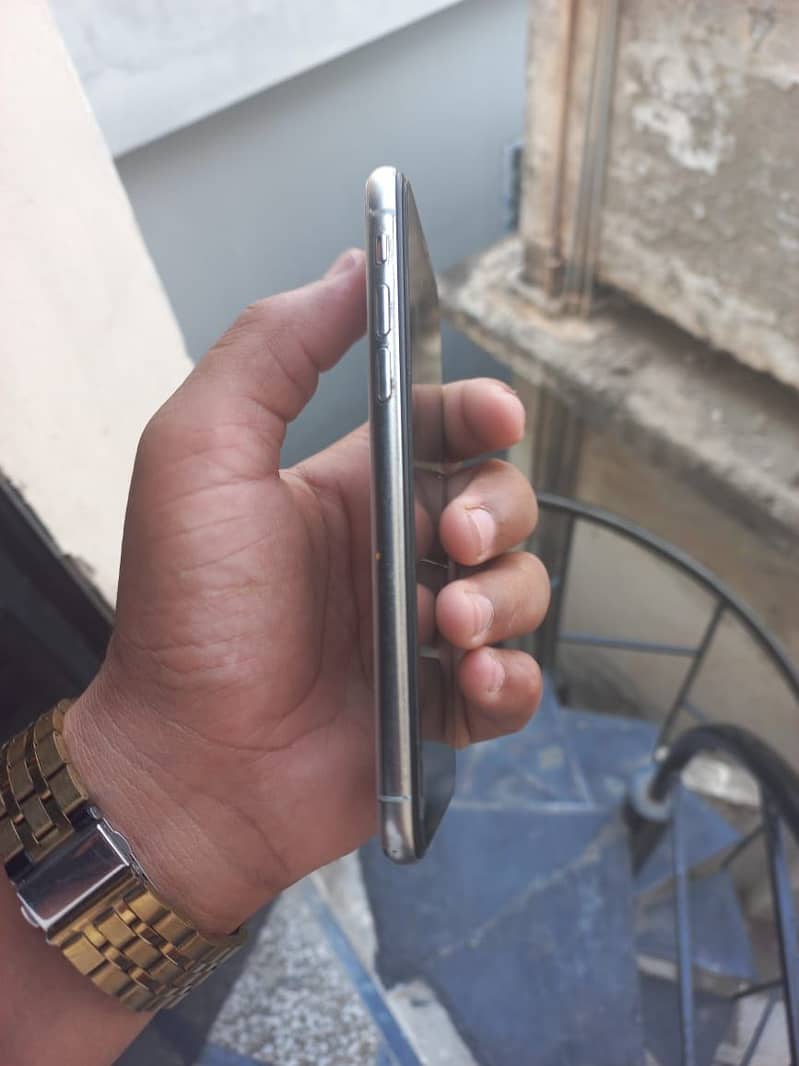 Apple iPhone X 5