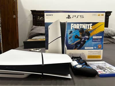 PS5 Slim Disk UK21 Brand New Only 4Week Used