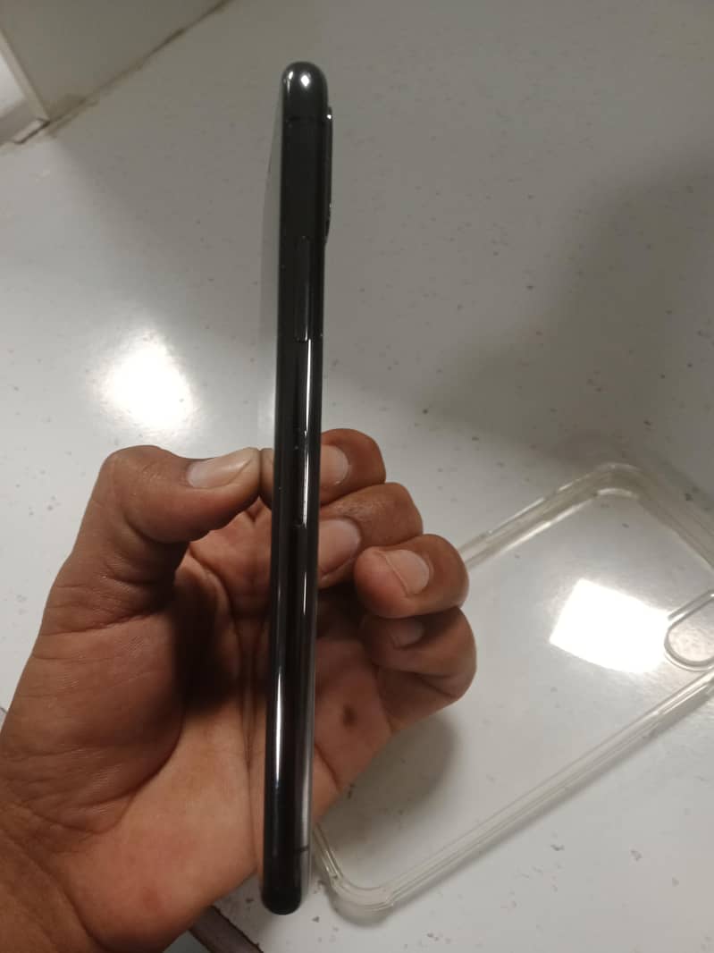 Apple iPhone X 5