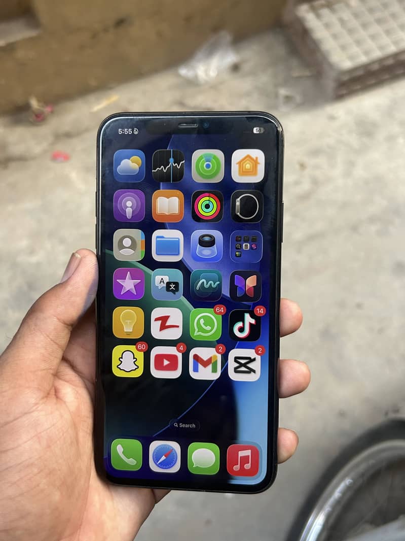 Apple iPhone 11 Pro Max 2