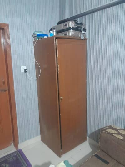One door wardrobe