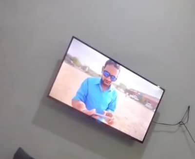 Android LCD TCL company ki hai 40 inch ki