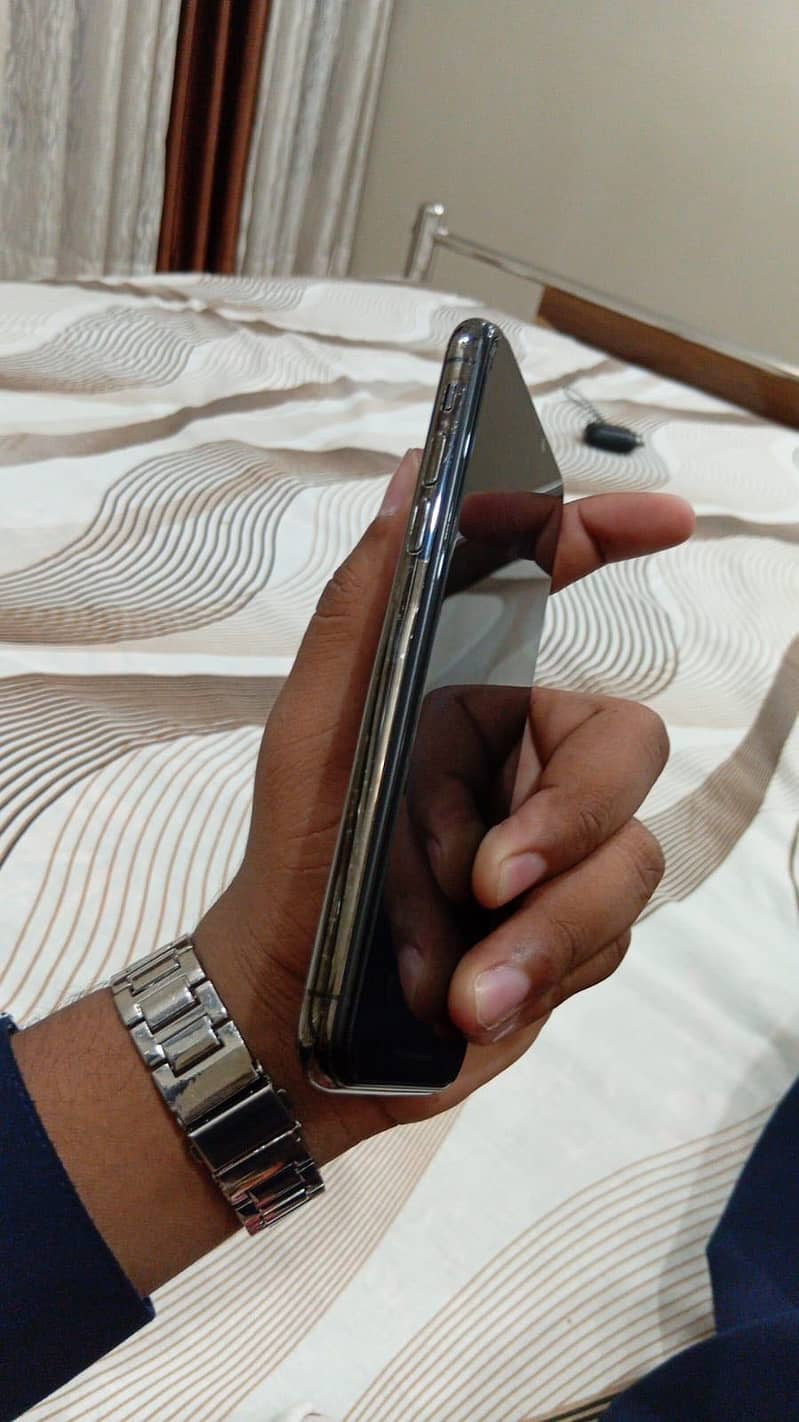 Apple iPhone X 2
