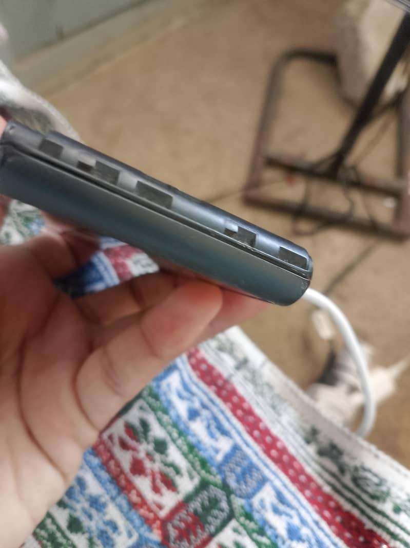 ZTE . . . . 5
