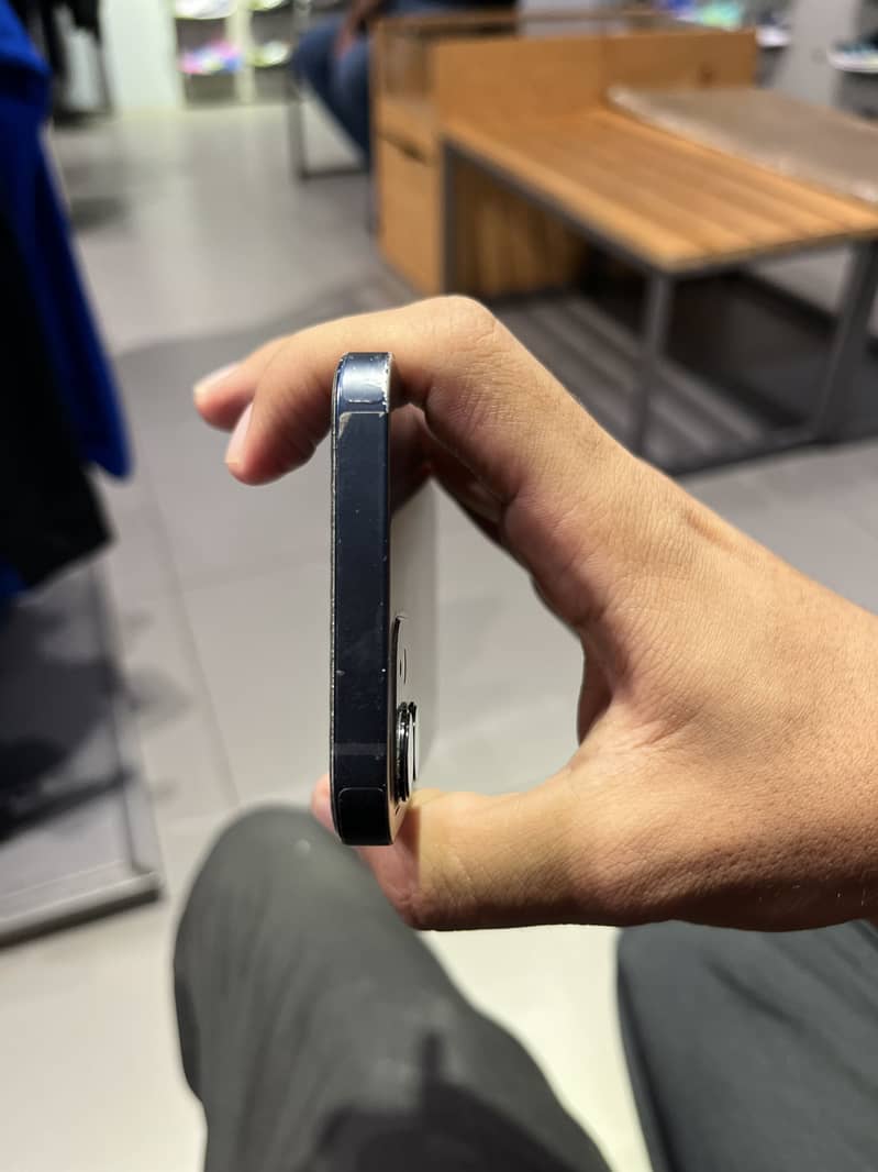 Apple iPhone 12 2