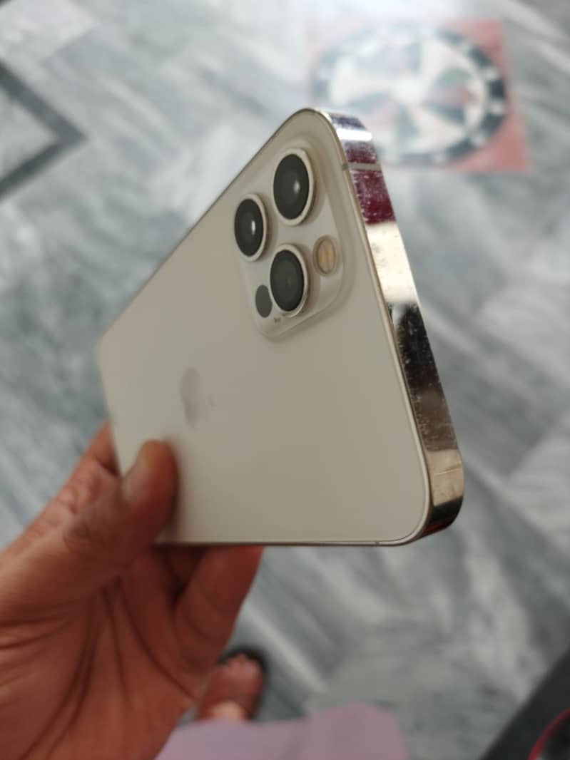 iPhone 12 Pro 5