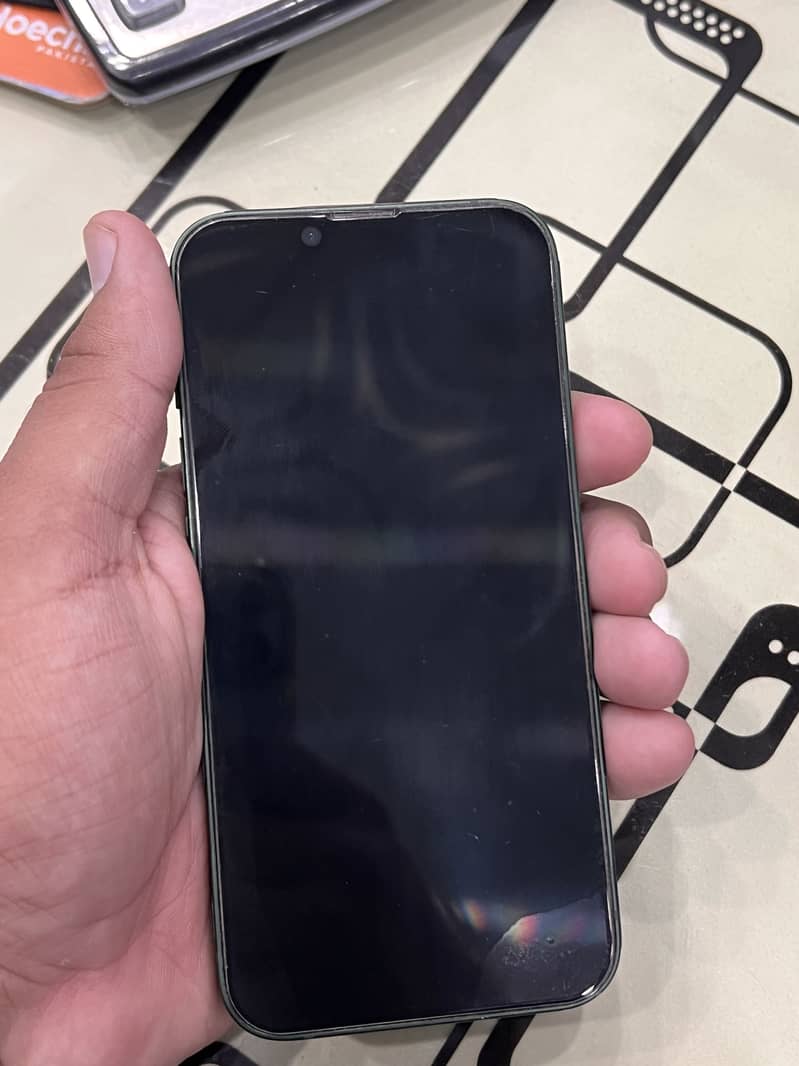 Apple iPhone 13 1