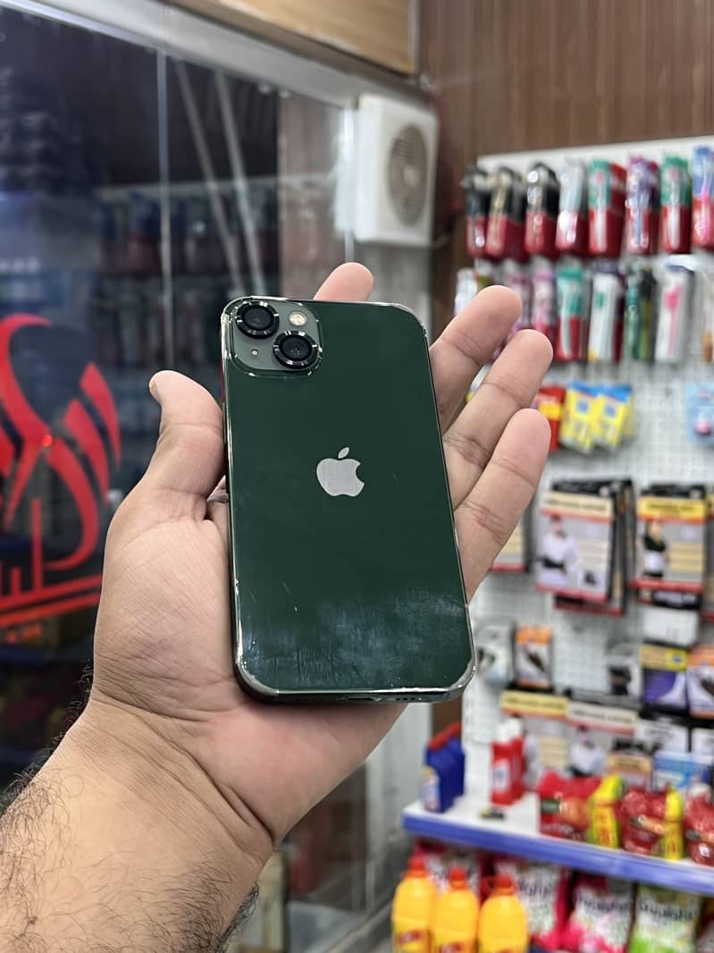 Apple iPhone 13 2