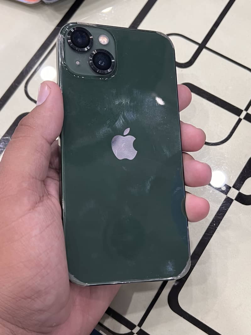 Apple iPhone 13 4