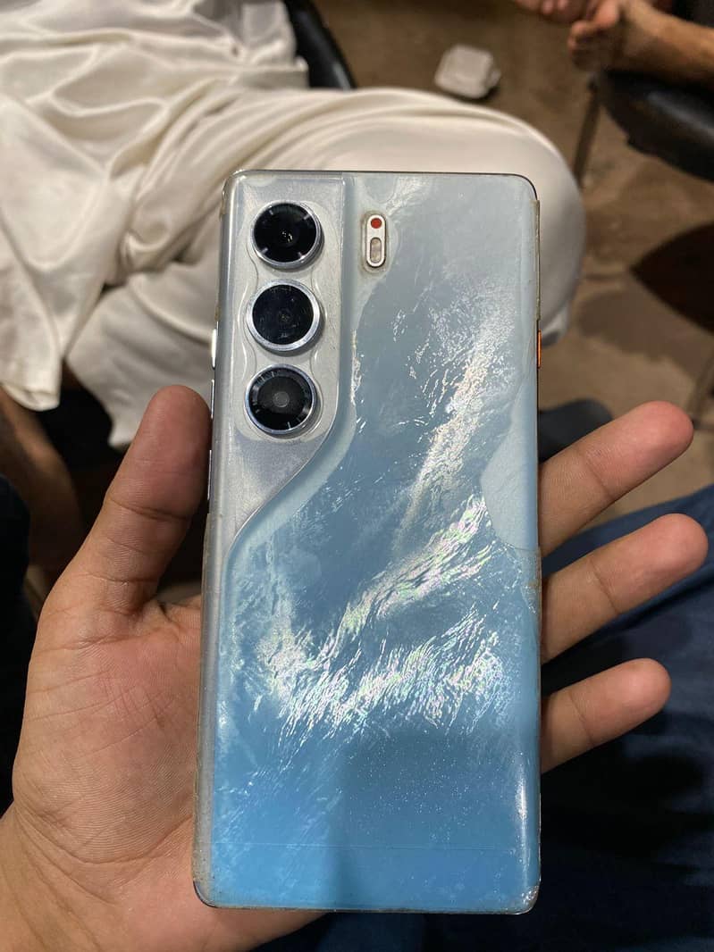 Tecno CAMON 40 Pro 0