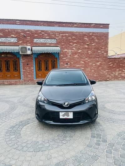 Toyota Vitz F 1.0 Push start