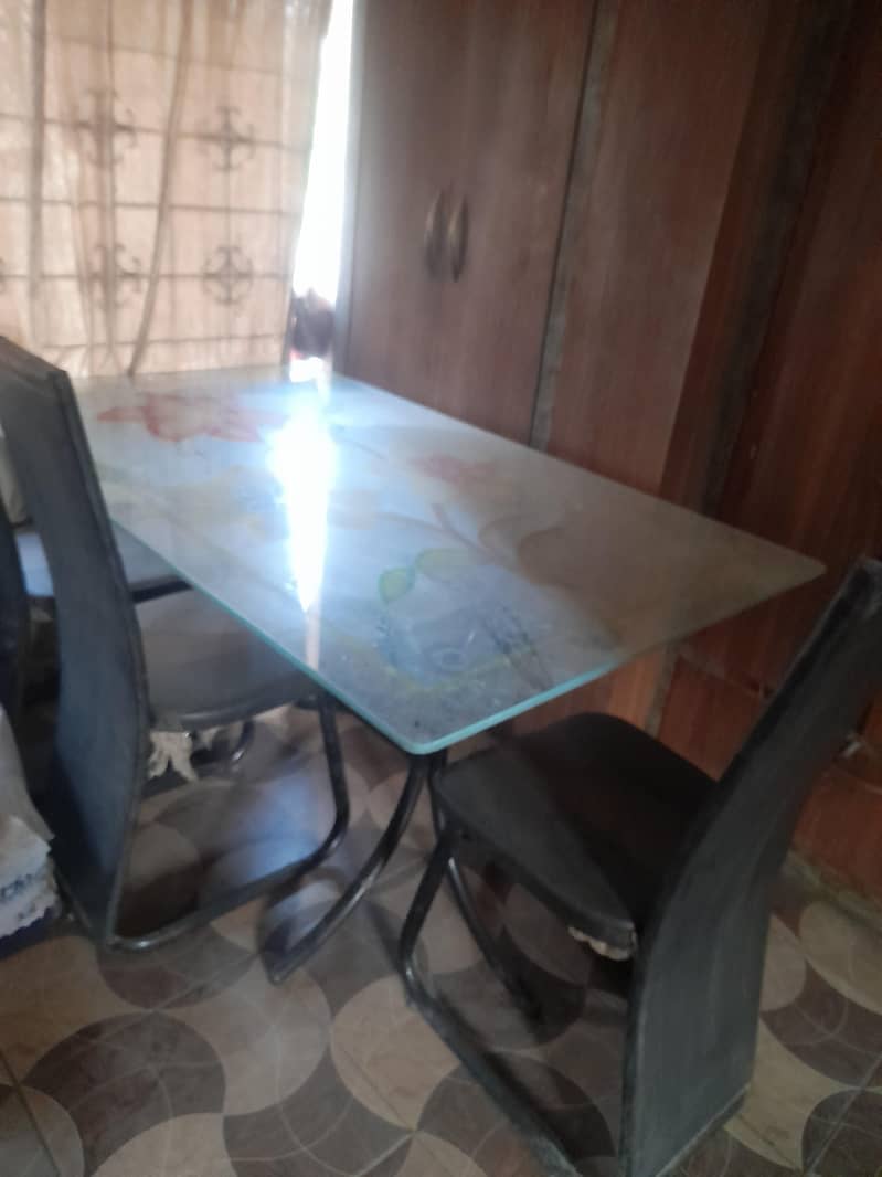 dining table with 3 chairs 1