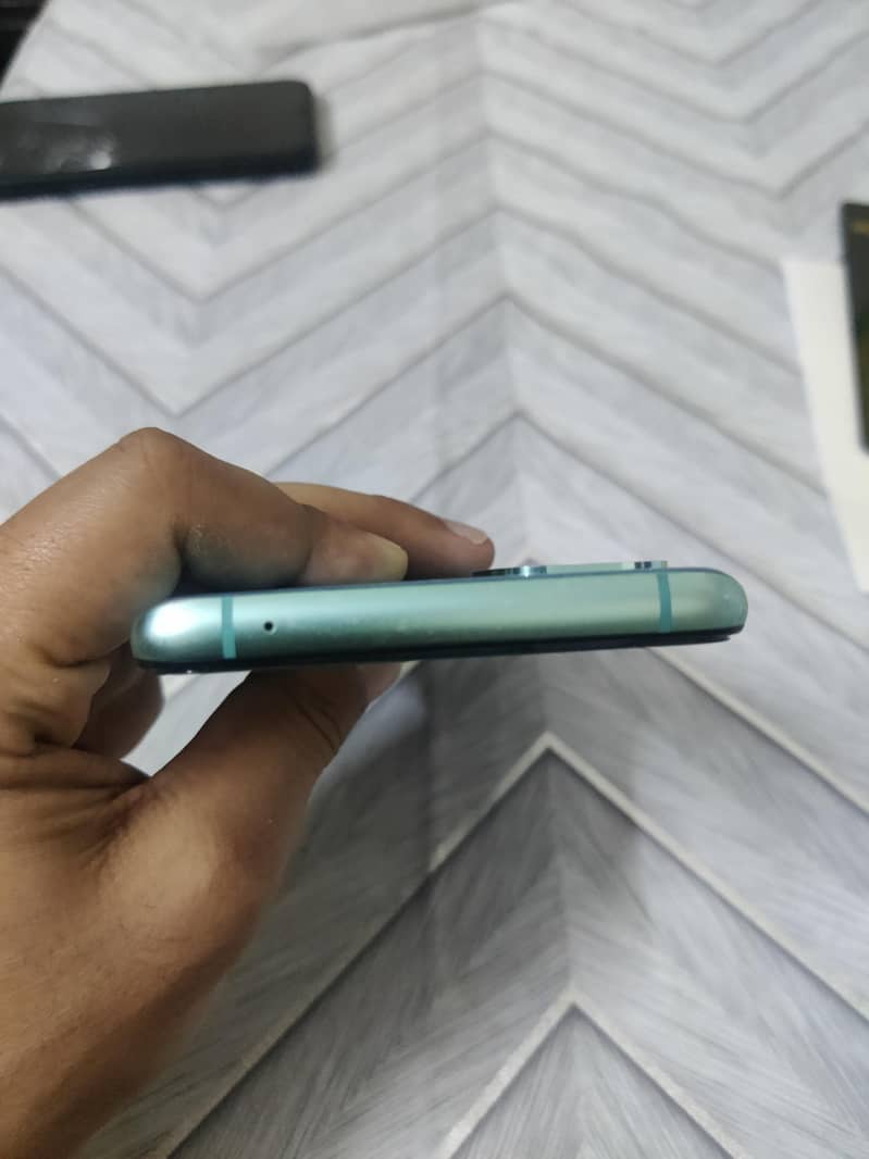 One Plus 8T 4