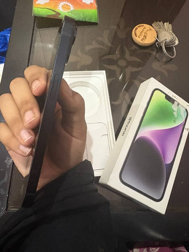 iPhone 14 3
