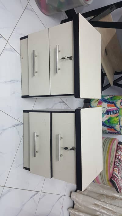 Complete king size bedset, minor use