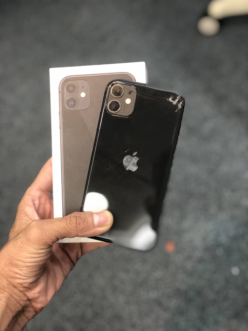 Apple iPhone 11 4