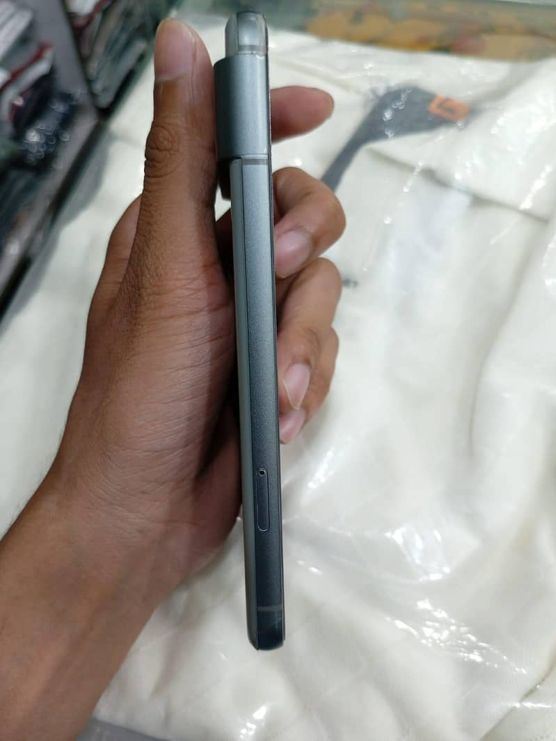 Google Pixel 8 3