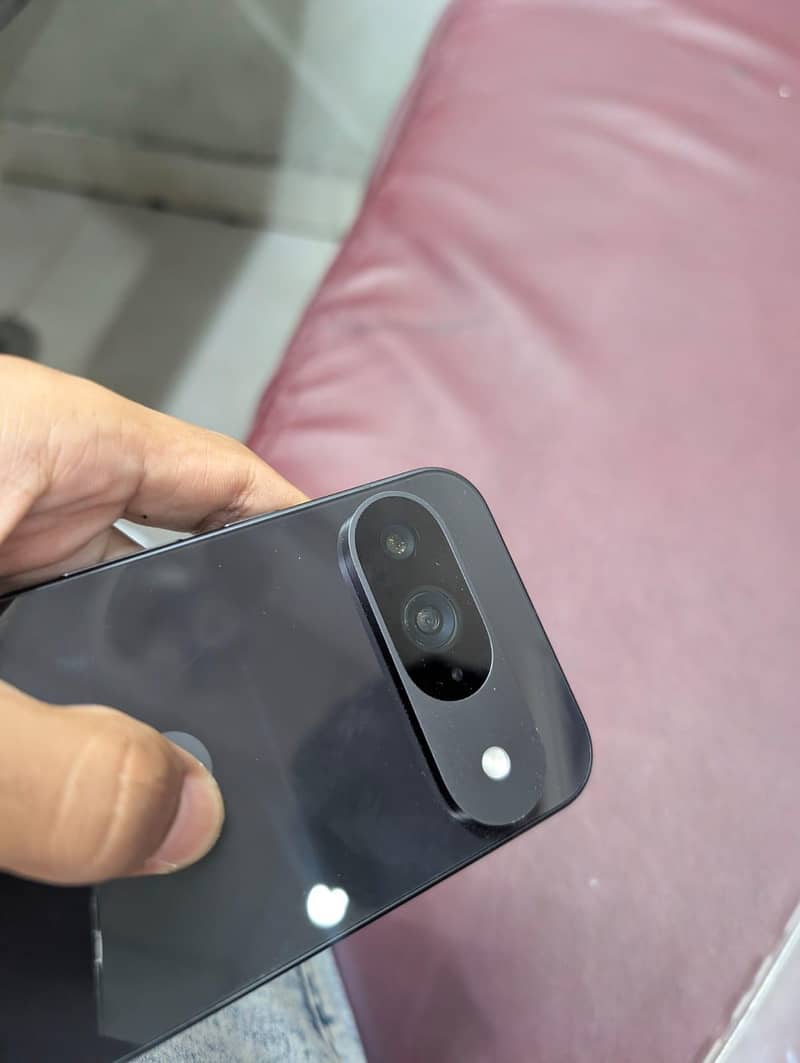 Google Pixel 9 4