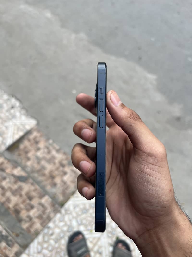 Apple iPhone 13 sim lock 3