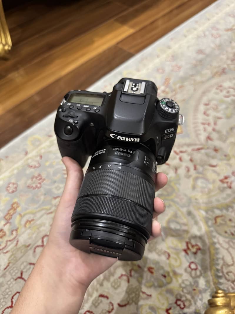 CANON EOS 80D 4