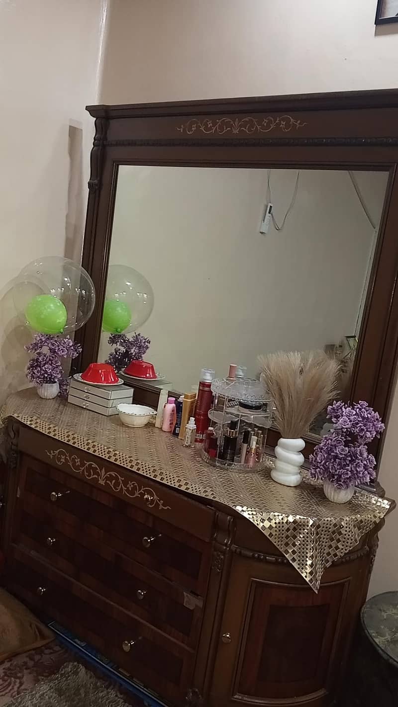 dressing table 0