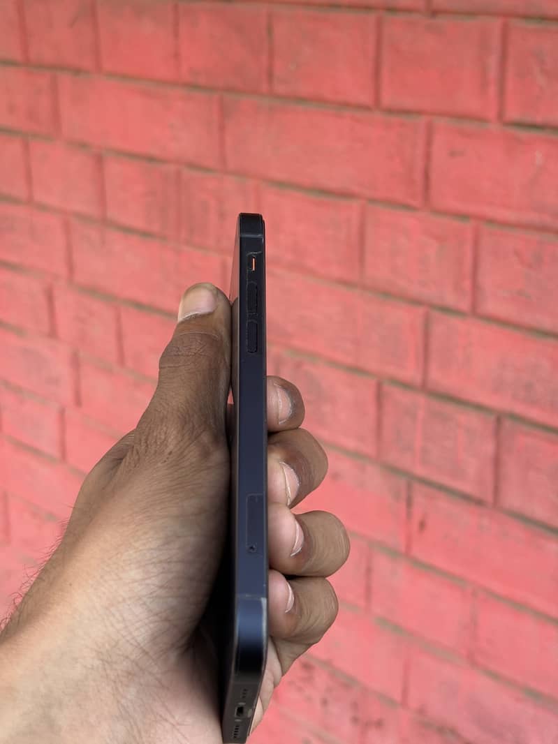 Apple iPhone 12 2