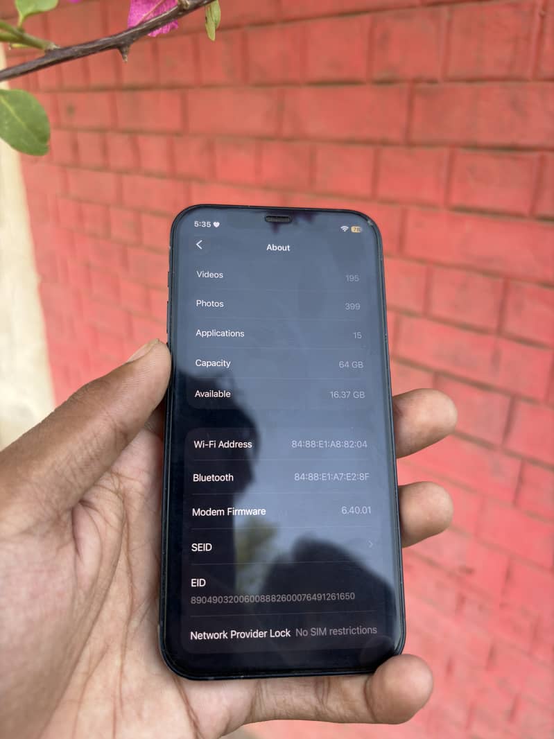 Apple iPhone 12 4