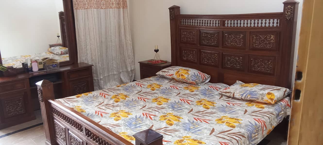 king size bed 0