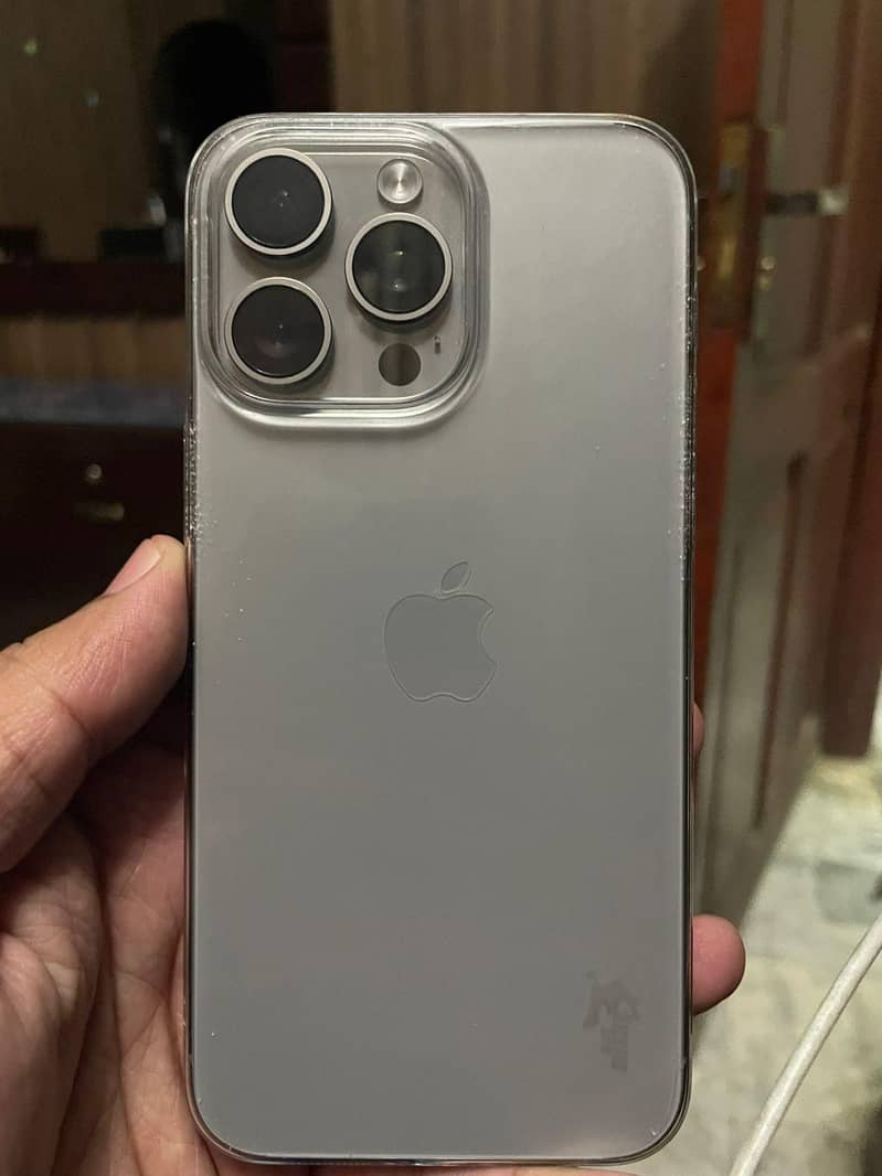 Apple iPhone 15 Pro Max 1